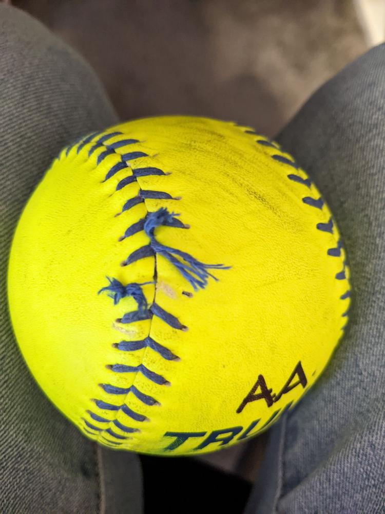 Slowpitch Softball Balls 1 Dozen ASA Trump The Rock 11 Softballs Slowpitch Softball Balls 1 Dozen ASA Trump The Rock 11 Softballs