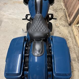 Mustang Wide Tripper Diamond Solo Seat For Harley Softail Fat Boy