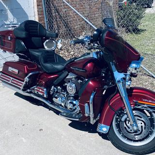 Mustang Extended Arm Wrap-Around Backrest For Harley Touring 1993