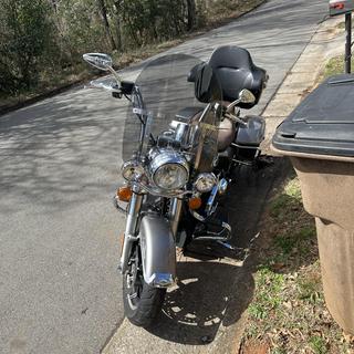 Parabrisas Desmontable De 28” Con Soporte Cromado Para Harley Davidson Road King Classic 1994-2024