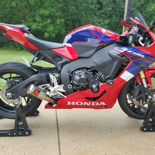 Akrapovic GP Slip-On Exhaust BMW S1000R / S1000RR / M1000R