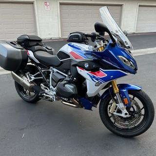 Puig Touring Windscreen BMW R1200RS / R1250RS | JPCycles.com