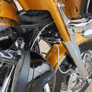 Kuryakyn Lower Triple Tree Wind Deflector For Harley Touring 1983