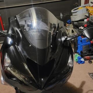 PROTEK-BATTERY Smoke Black Double Bubble Windscreen – For Honda CBR600 F4i ABS (2001-2006) – Glossy Finish