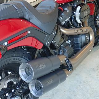 Vance & Hines Hi-Output Slip-On Mufflers For Harley Softail Fat