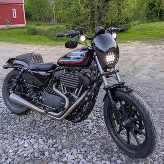 Sportster Seat Cherokee Diamond Stitched Seat In Black For Harley