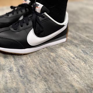Submitted by Ladies Nike Swoop Black Shoes