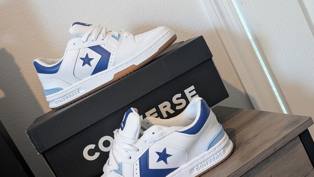Converse CL98 White and Blue – A Fresh Classic with Timeless Flair