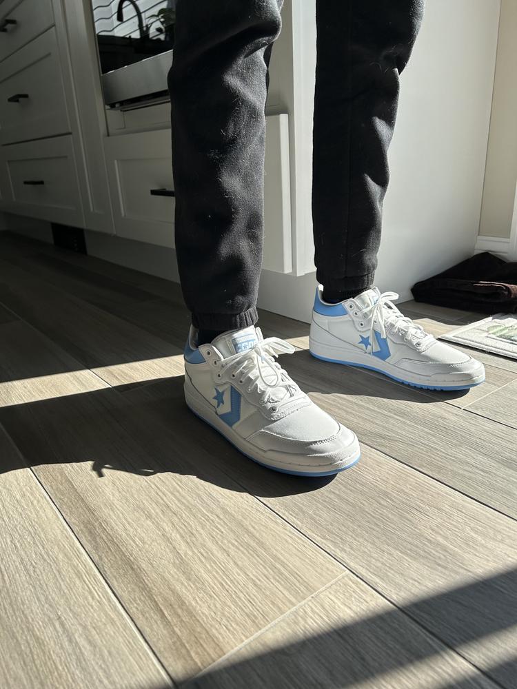 converse fastbreak on feet