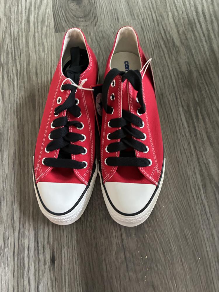 Loving the new throwback chucks!!