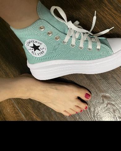 This shoe is extremely light and comfortable. My size is 7 (37), but this shoes is Kids size 4.5 and it fit perfectly with room inside. This is a gift for my niece, but I want it for myself. LoL