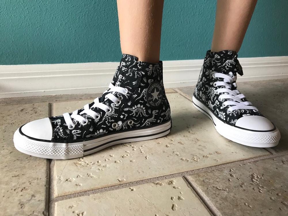 Dino Chucks