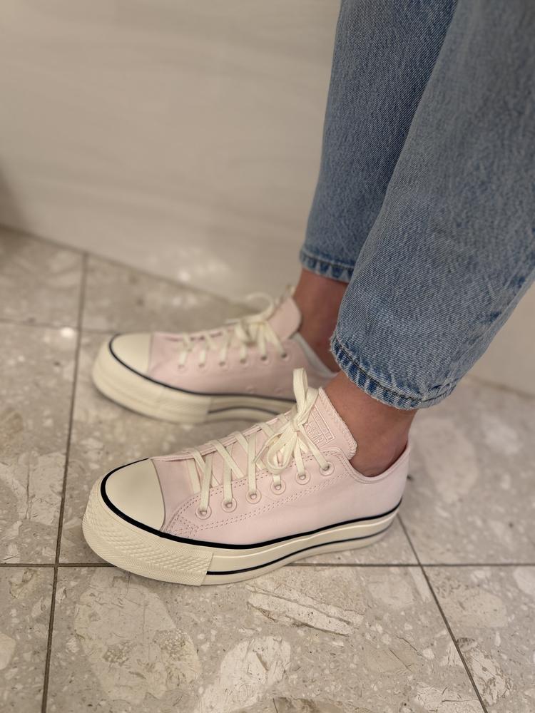 Perfect &ldquo;special occasion&rdquo; sneakers