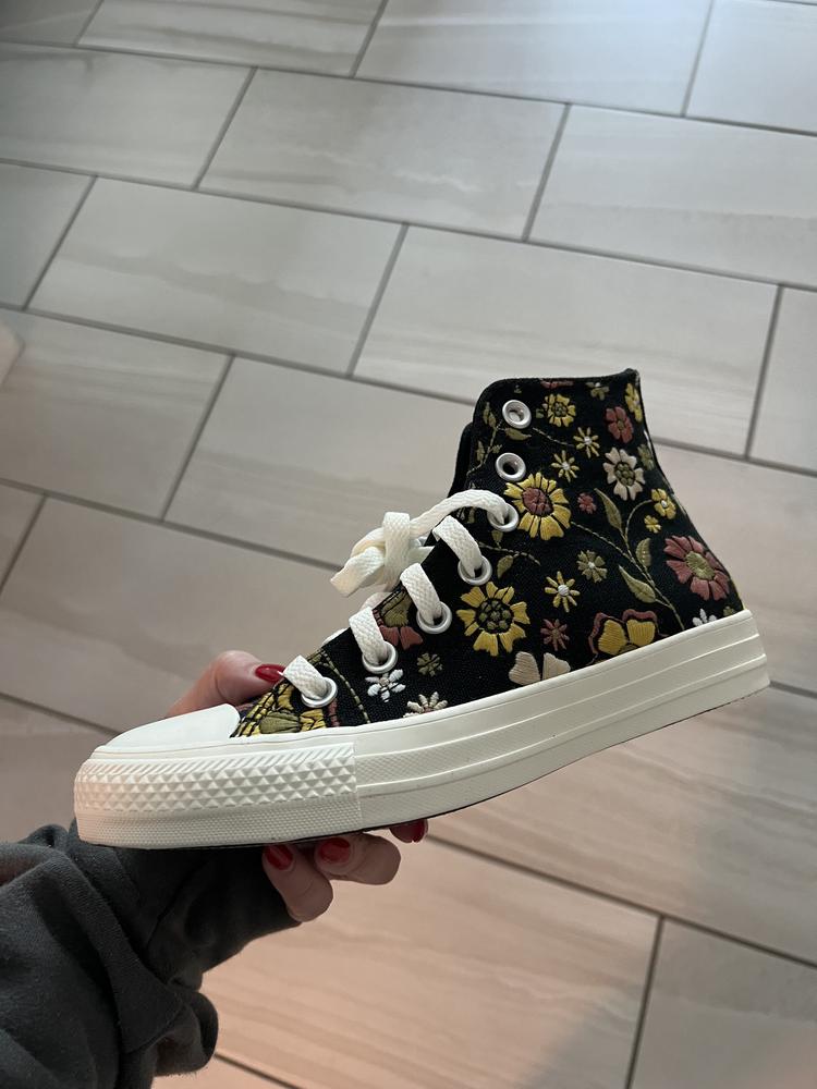 Adorable High Top Converse