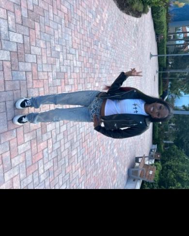 Wore them for the first day i loveee !! they are so light and don’t make your feet look chunky easy to dirty a little tough to clean but they are super simple i love them badd have a blessed dayyy