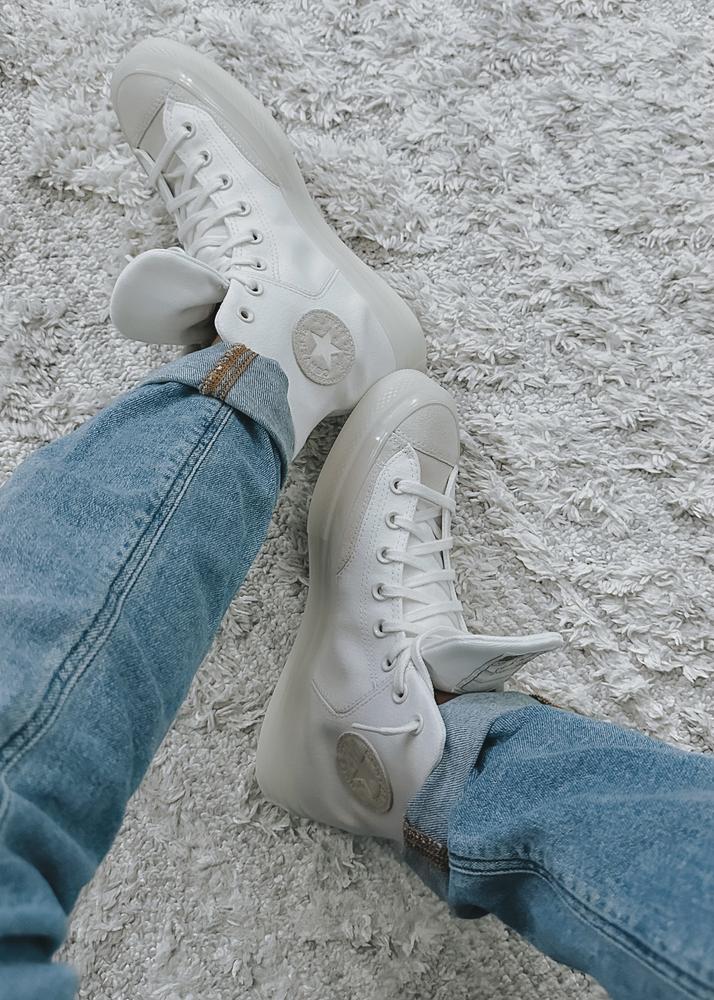 Love chucks — these were a cool white pair, more fashionable than every day pair. They are a little stiff and even after wearing them a few times it didn’t seem to get too much better. I’d defiantly wear them on occasion but not all the time, it has to be a particular event. Loved the color the most, very classy and clean.