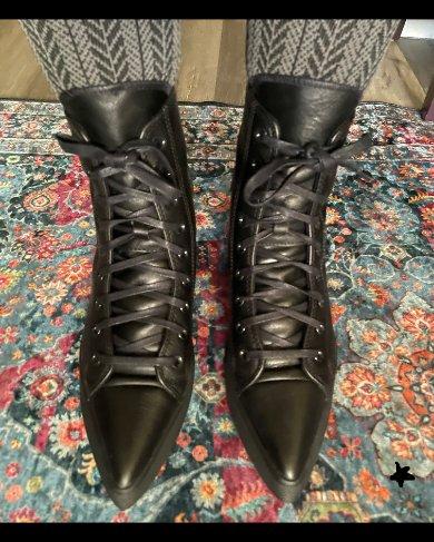 Cool, witchy and comfy!