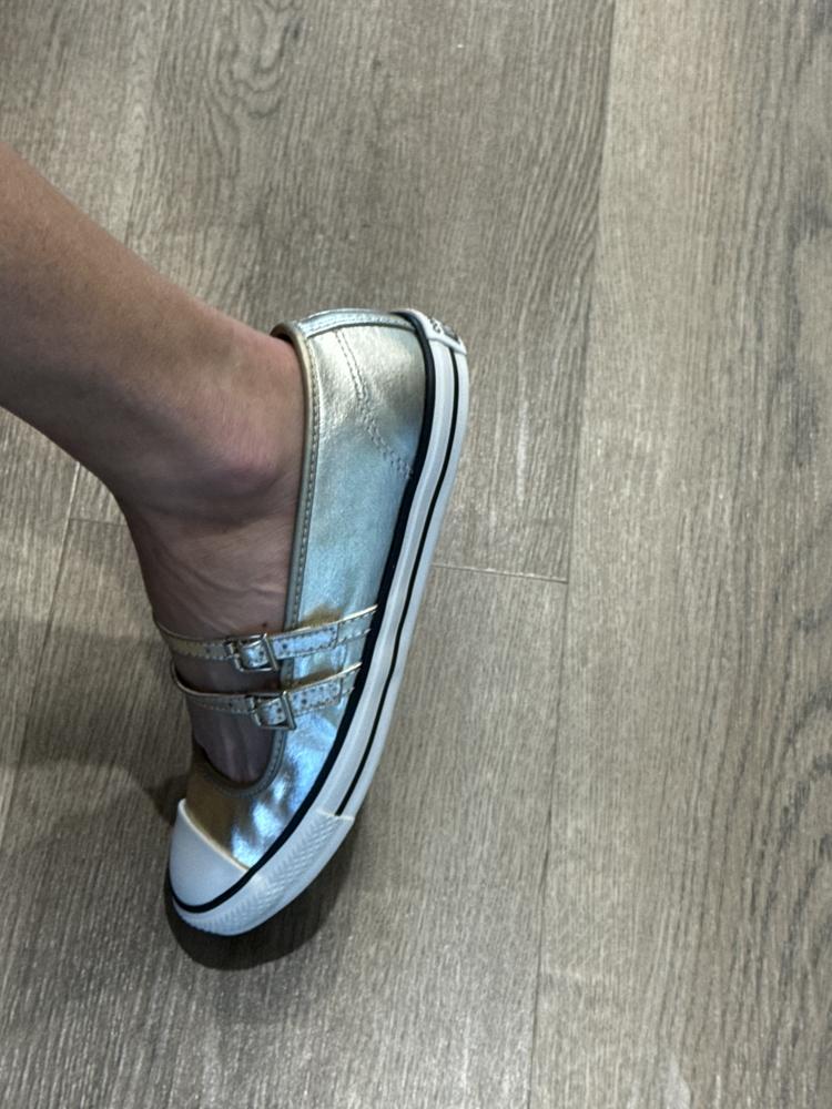 Stylish, Comfortable, and Eye-Catching!