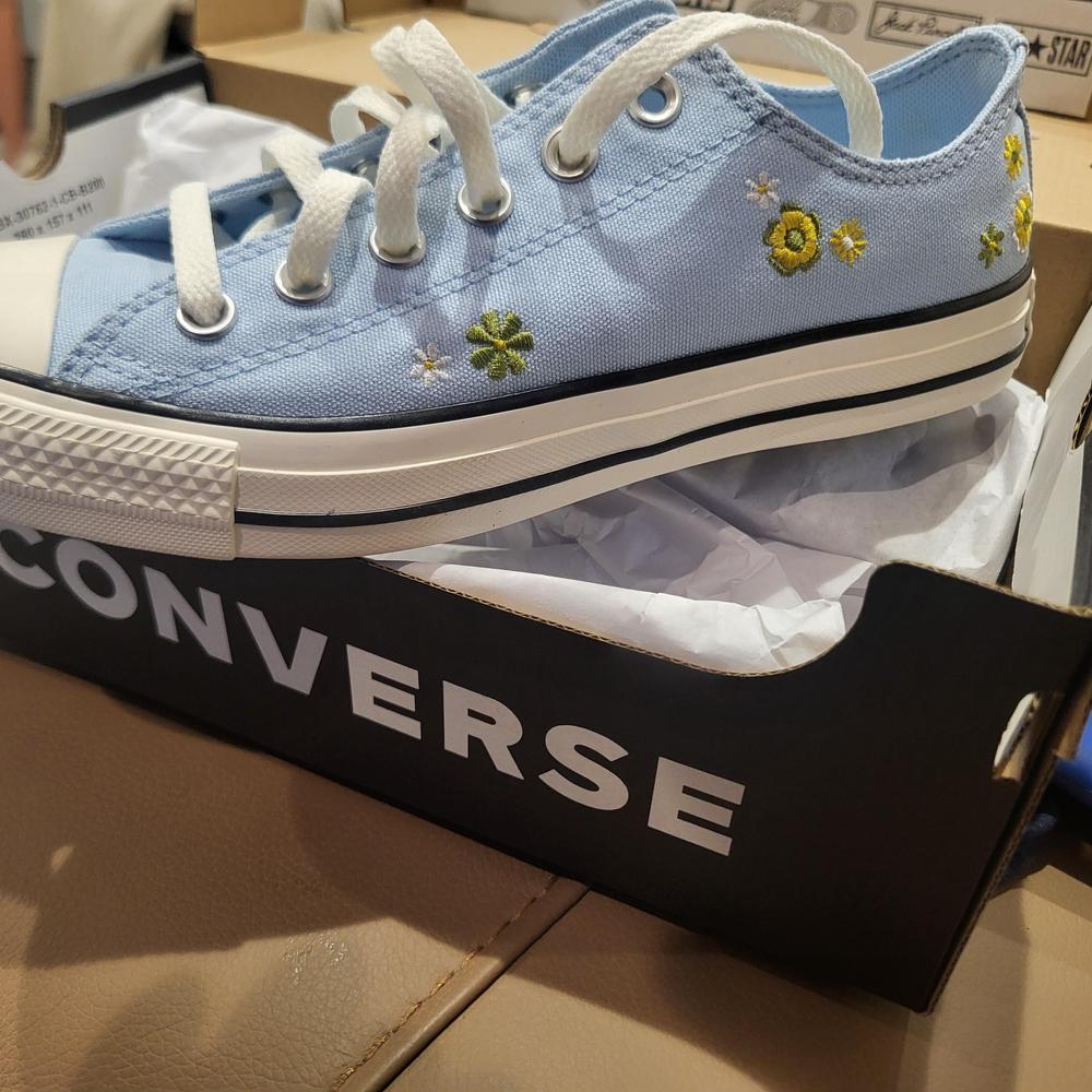 Super cute Chuck Taylor's