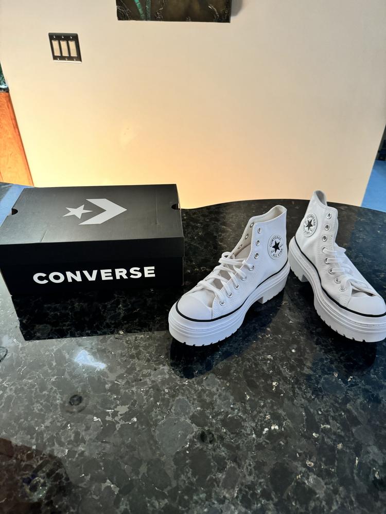 I absolutely love the design of these shoes. These shoes bring me back to the 90’s having the chunky heel that you cannot find on shoes or boots easily. I absolutely love the fabric feel. The fabric is very comfortable and breathable. I would definitely buy these shoes again.