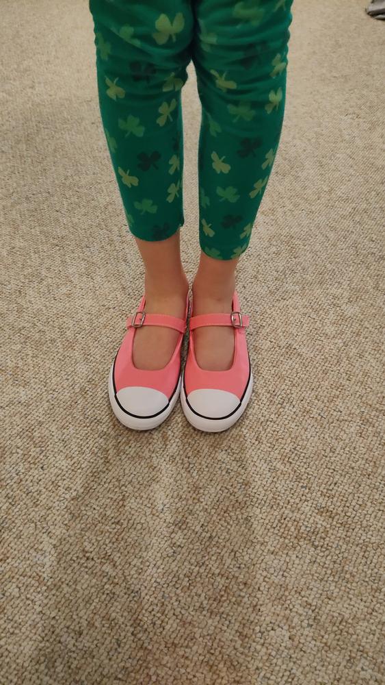 Function and fit for a stylish everyday little girl.