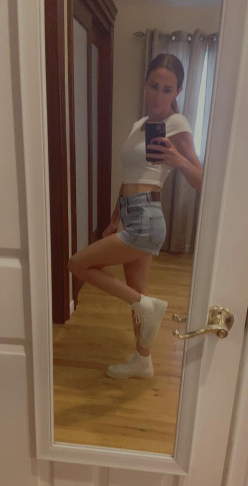 These shoes are so cute and can be worn with so many different outfits! I needed a cute pair of shoes to up my casual wear and these were the perfect fit! They are right on trend and fit like a dream. Being a mother of 4, cute while comfortable is my go to and these did not disappoint!