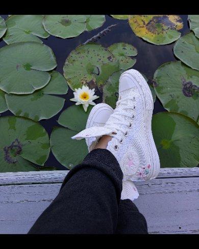 Chuck 70 Embroidered Unisex High Top Shoe. Converse.com
