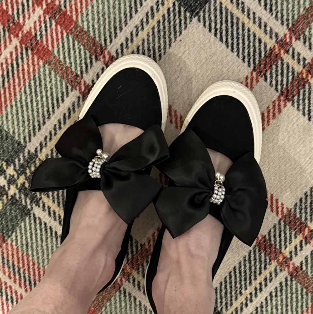 Absolutely Adorable & Surprisingly Comfortable!