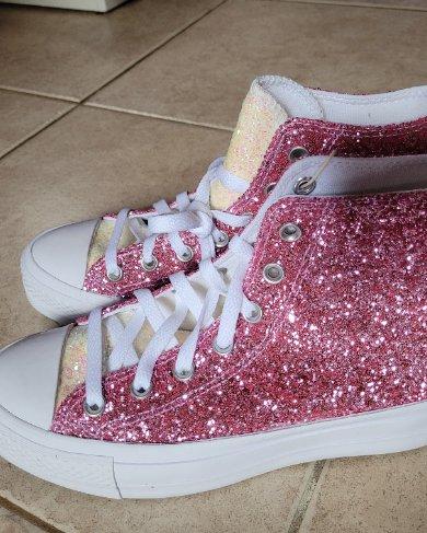 I am dissapointed abott the color, i choose thr sparkly pink , in the picture looks like barbie pink  but in reality looks like the red wine tone, for thr rest is fine but this is major dissapointment for me