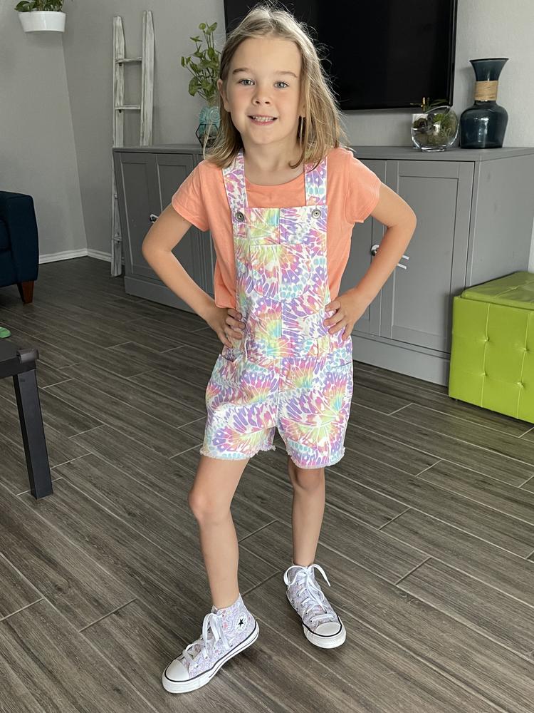 She had to find an outfit to match right away!