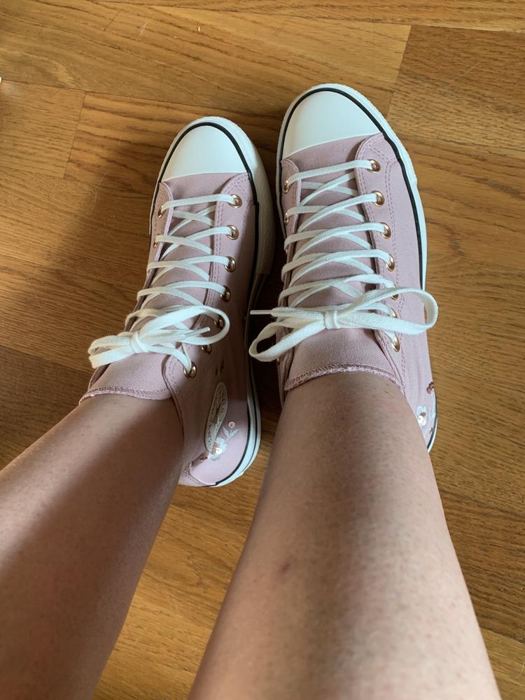 Flowery Chucks!