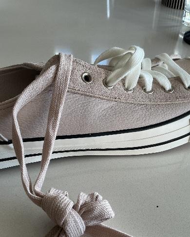 Photograph and actual color is quite off