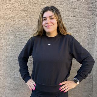 Enviado por Black Crewneck Pullover