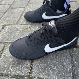 Enviado por Nike Field General Sneakers