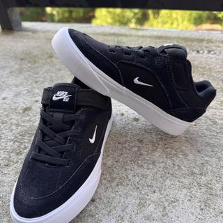 Submitted by Nike SB Black Sneakers