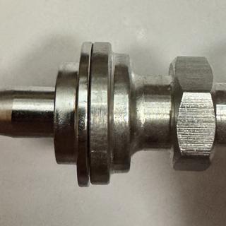 Difference in shoulder width of kegland barb on left, and standard flare tailpiece on right.
