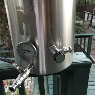 Easy to install and does not leak. I oriented horizontally to avoid burning hoses. Nice!