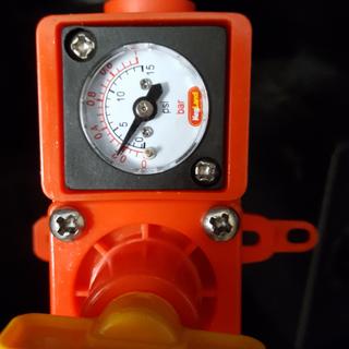 Holding pressure