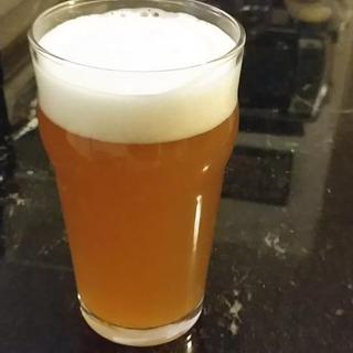 Nice head.  An orange slice ups the flavor as well.