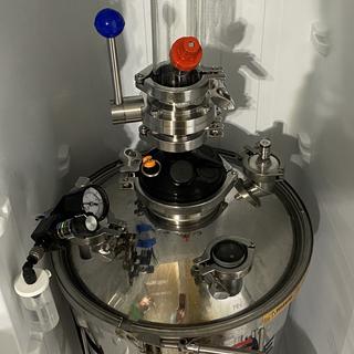 Hop bong with generic 2" butterfly valve and plastic ball lock posts replaced with caps