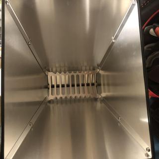 Ah grates! No fingers just grains