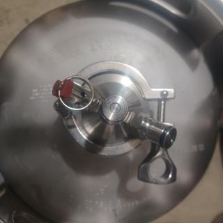 Poor clamo fitment on the right side of the clamp.