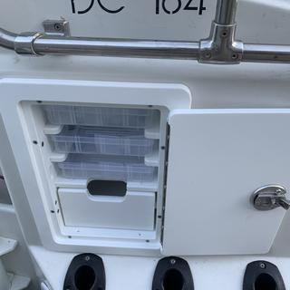 Tackle Box with Drawer and 3 Trays, White King Starboard, Four Winns and Wellcraft OEM Replacement