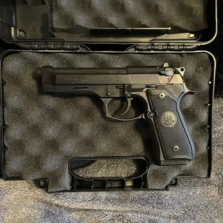 Beretta 92FS ブラック トイガン Beretta Model 92FS 9mm Luger 4.9in Matte Black Bruniton Pistol