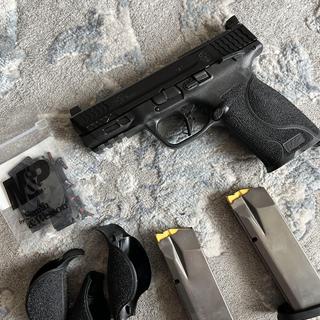 Smith & Wesson M&P M2.0 10mm Auto 4in Black Pistol - 15+1 Rounds
