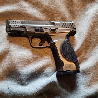Smith & Wesson M&P 9 M2.0 9mm Luger 4.25in Stainless Steel Pistol - 17+1 Rounds