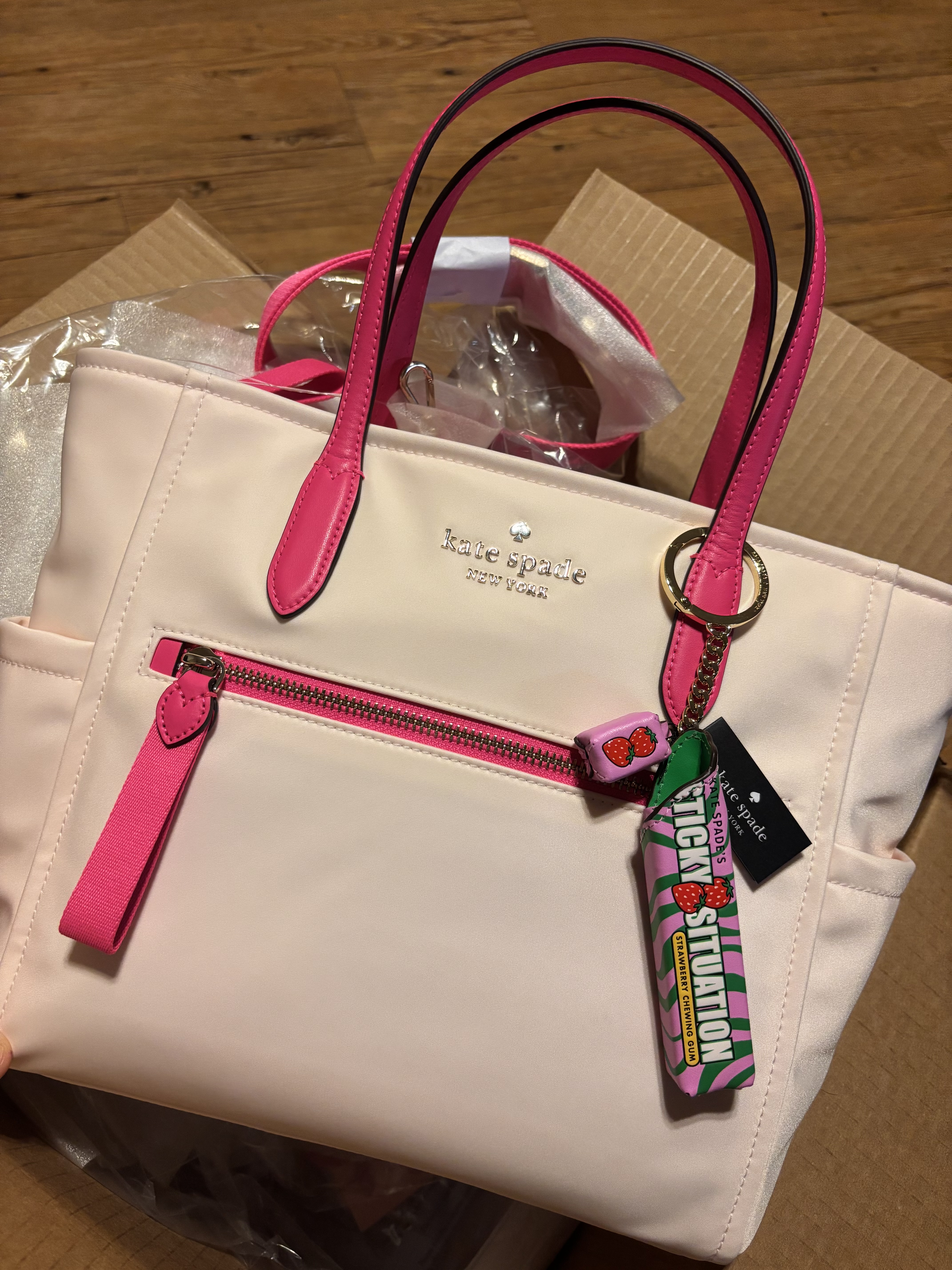 バッグ・カバンその他 Kate Spade Bubble Gum Key Chain   KK206 Kate Spade KK206 Bubble Gum Key Chain Key Fob | eBay