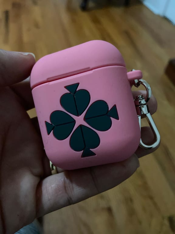 国内発送katespade＊Silicone Flower Airpods Pro Gen 2 Case Silicone Flower Airpods Pro Gen 2 Case | Kate Spade New York