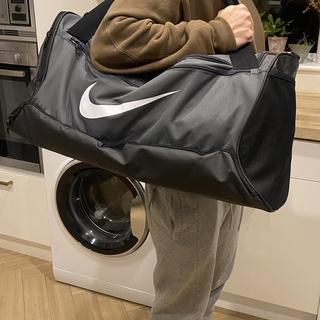 Übermittelt von Lightweight Trackpant