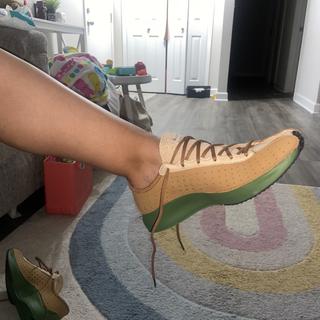 Superbly Suede Shoes様が提出